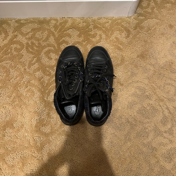 Chanel high top sneaker size 38 1/2. - Picture 4 of 8